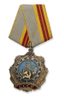 ENSEMBLE DE SIX ORDRES SOVIÉTIQUES ET UNE MÉDAILLE