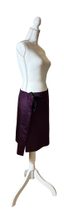 [SANS RESERVE]
LANVIN, PRÊT-À-PORTER PRINTEMPS 2013
Jupe en soie violette avec ruban noir