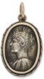 NICOLAS II ET ALEKSANDRA FIODOROVNA
PENDENTIF MÉDAILLON RUSSE BIFACE EN OR 14K ET ARGENT