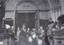 L’empereur Nicolas II et l’impératrice Alexandra Feodorovna sortent de l’église lutherienne Saint- Pierre-et-Saint-Pau...