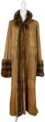 MANTEAU LONG EN FOURRURE DE VISON BRUN REVERSIBLE