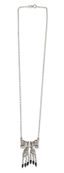 COLLIER EN OR GRIS 18K, DIAMANTS, RUBIS ET ONYX