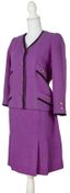 CHANEL
Tailleur jupe en tweed violet
