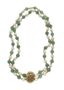 COLLIER VINTAGE RAS DE COU DE PERLES, DE PERLES DE NEPHRITE ET FERMOIR EN OR JAUNE 18K